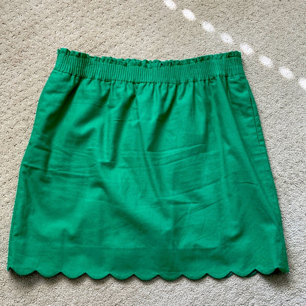 J crew linen skirt! Has pockets and an adorable waistline!